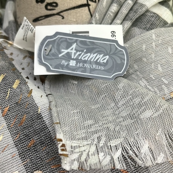 🆕 Arianna By Howard’s Gray and Gold Scarf - Picture 3 of 5